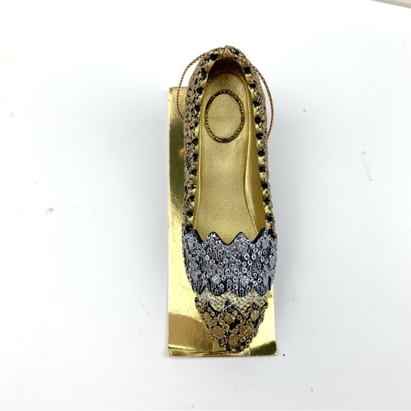 MMA French Sequined Shoe Ornament Roger Vivier for Dior hand painted - Picture 4 of 9